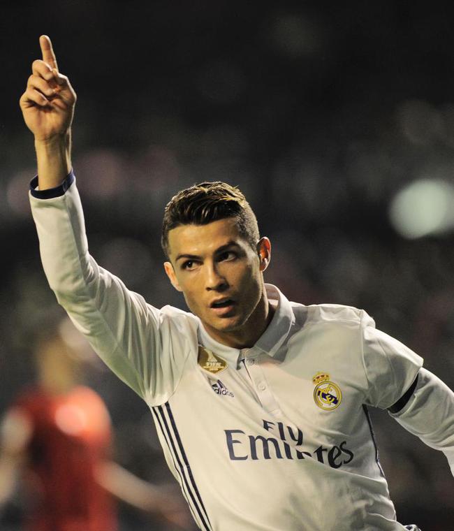 一名资深员 一名资深员