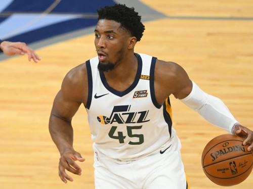 凭借稳健的 凭借稳健的