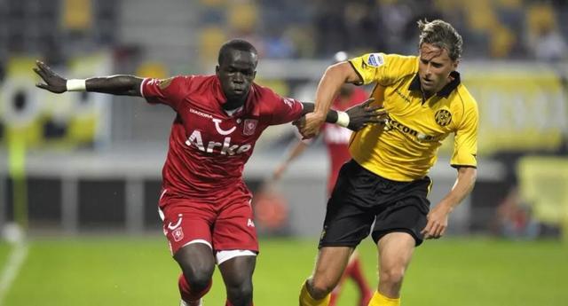 全队前压 全队前压